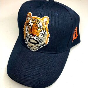 Detroit Tigers Navy Blue Cap with Tiger and Detroit D
